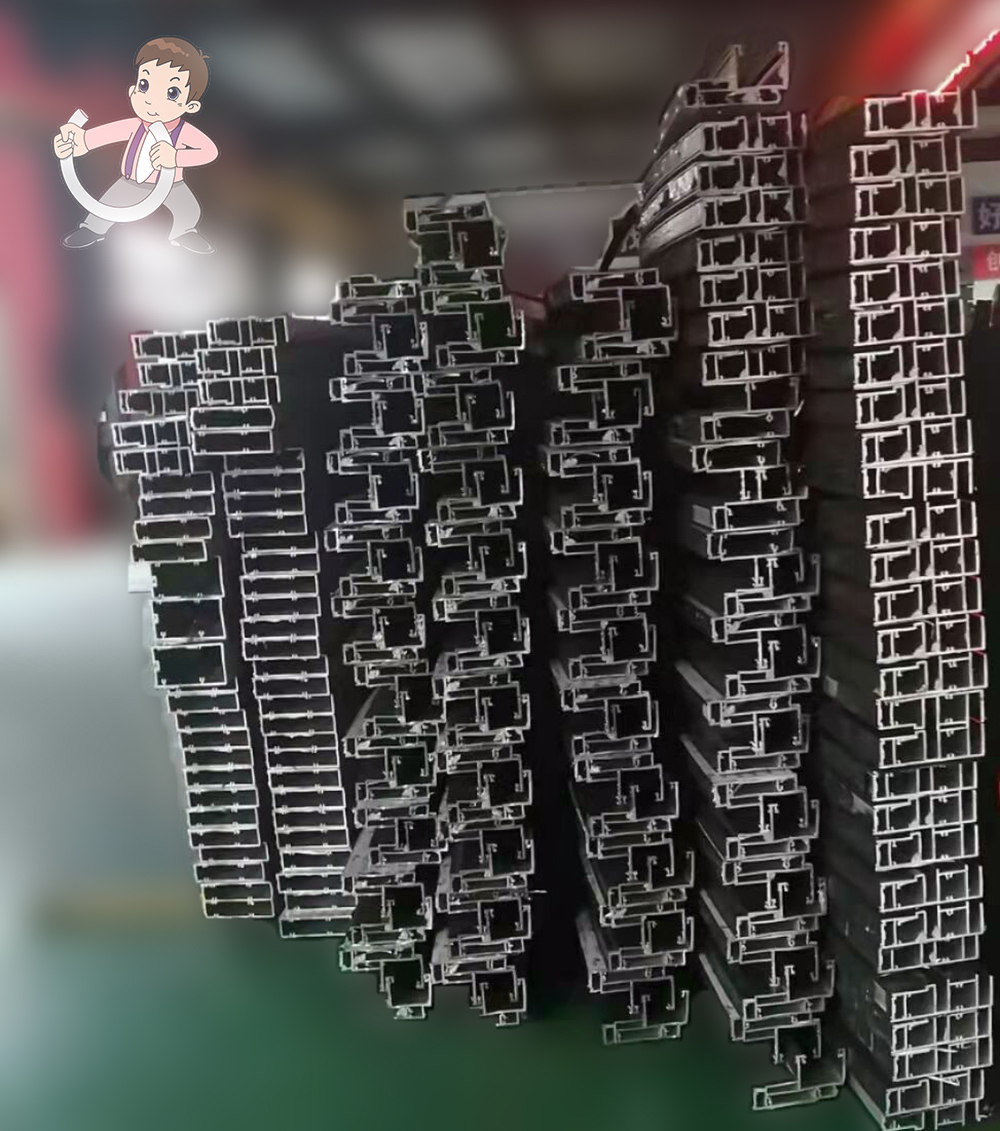 アルミニウム合金モールディング