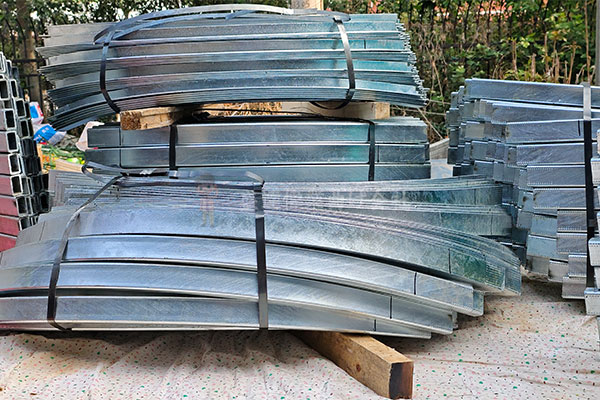 工業曲げ加工プロセス:材料の選択、設備の配置と生産プロセスの最適化です。