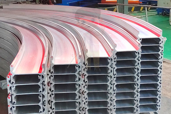 曲げ加工の革新的発展：現代製造業のモデルチェンジとグレードアップをリード